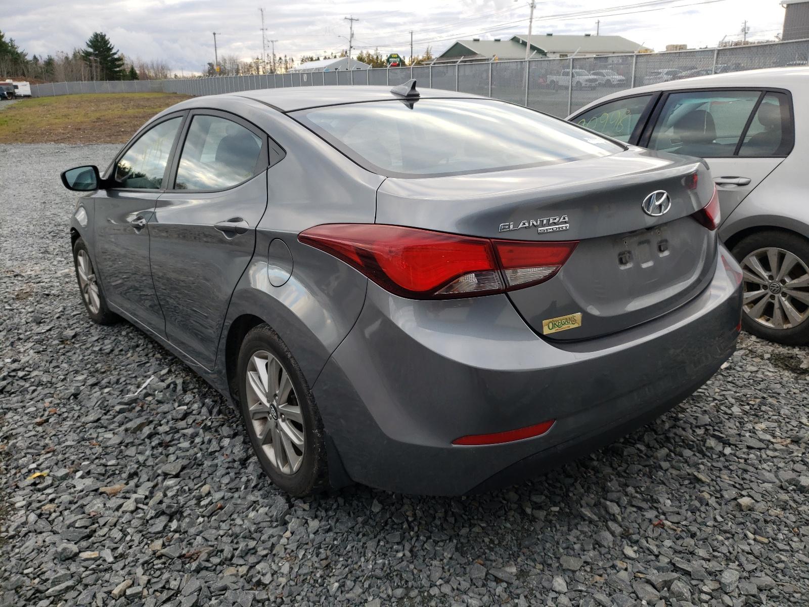 Hyundai Elantra - zdjęcie 3