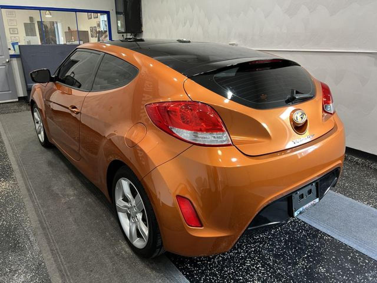 Hyundai Veloster - zdjęcie 5