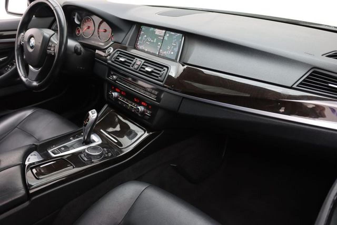 2015 BMW 528 I - zdjęcie 18
