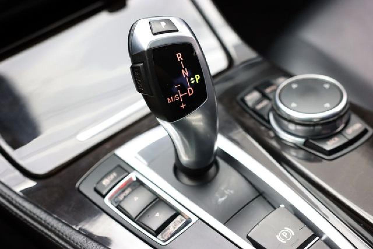 2015 BMW 528 I - zdjęcie 30
