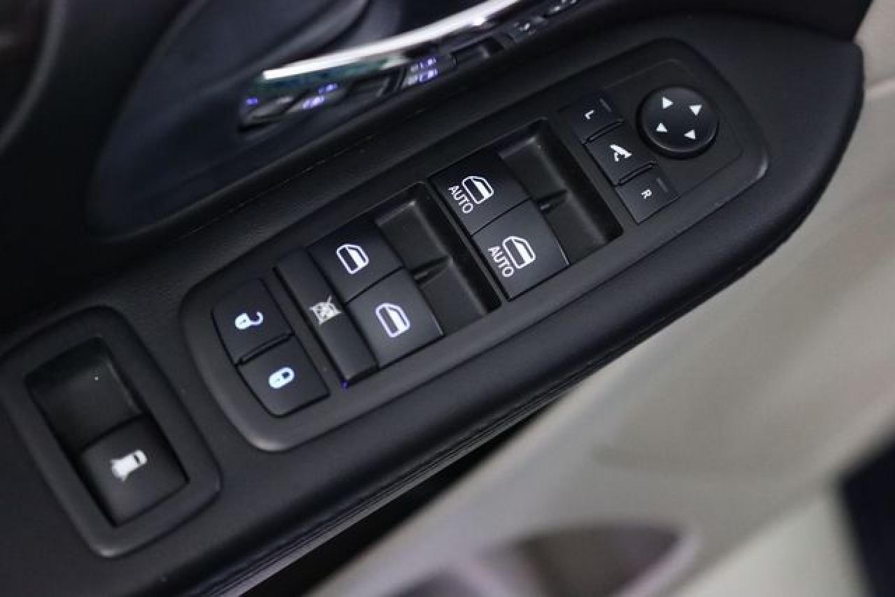 2014 Dodge Grand Caravan Sxt - zdjęcie 23