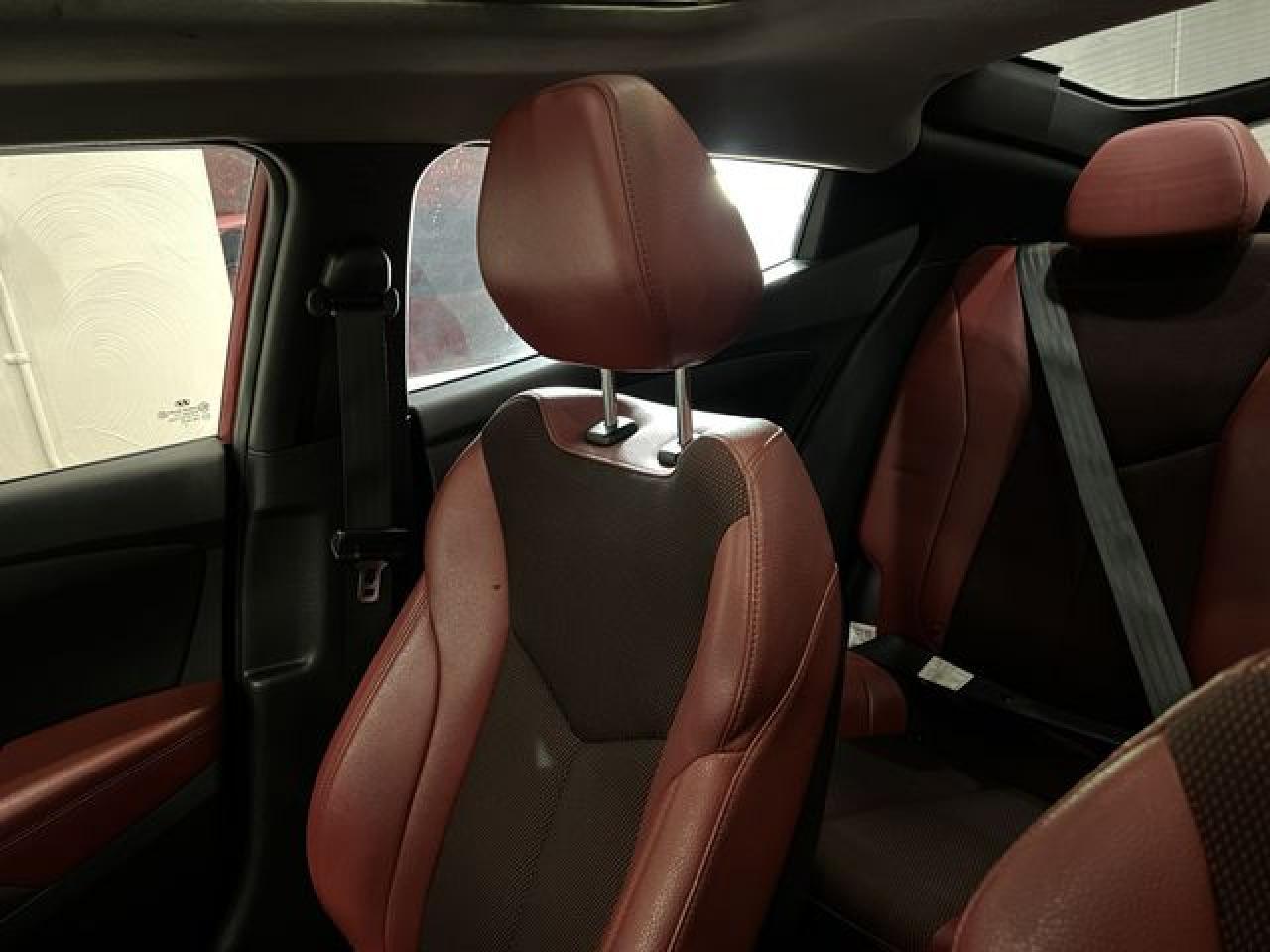 2013 Hyundai Veloster - zdjęcie 30