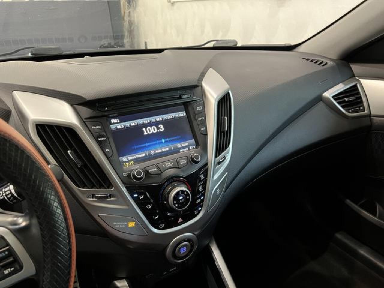 2013 Hyundai Veloster - zdjęcie 23