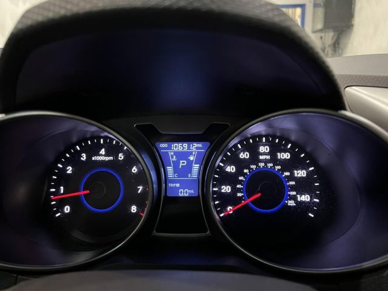 2013 Hyundai Veloster - zdjęcie 19