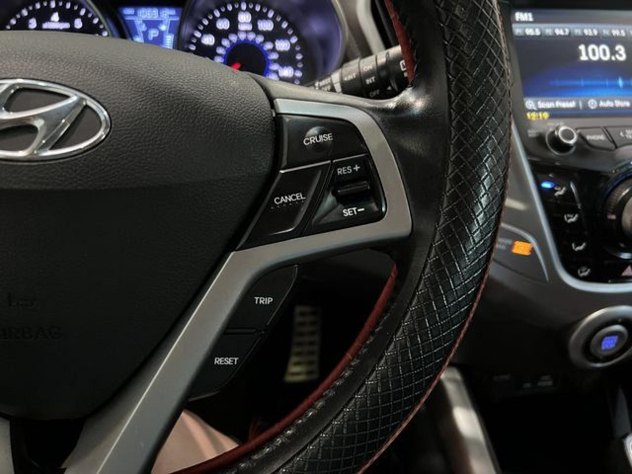 2013 Hyundai Veloster - zdjęcie 22