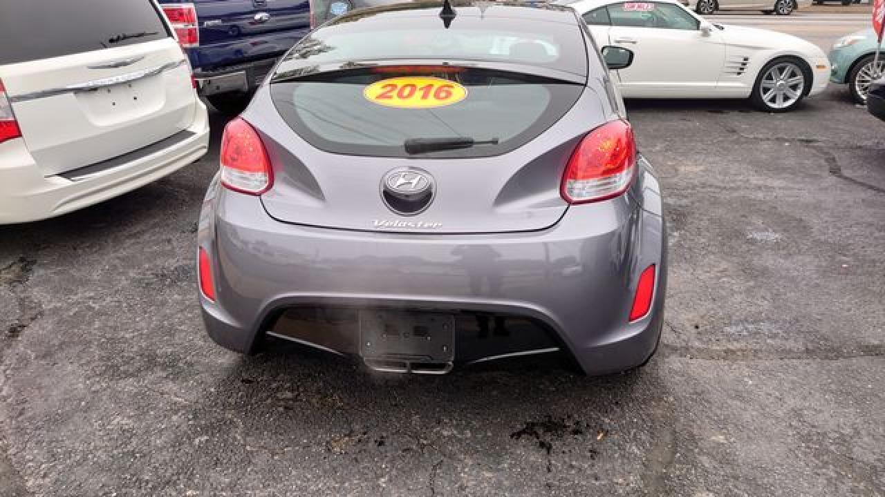 Hyundai Veloster - zdjęcie 4