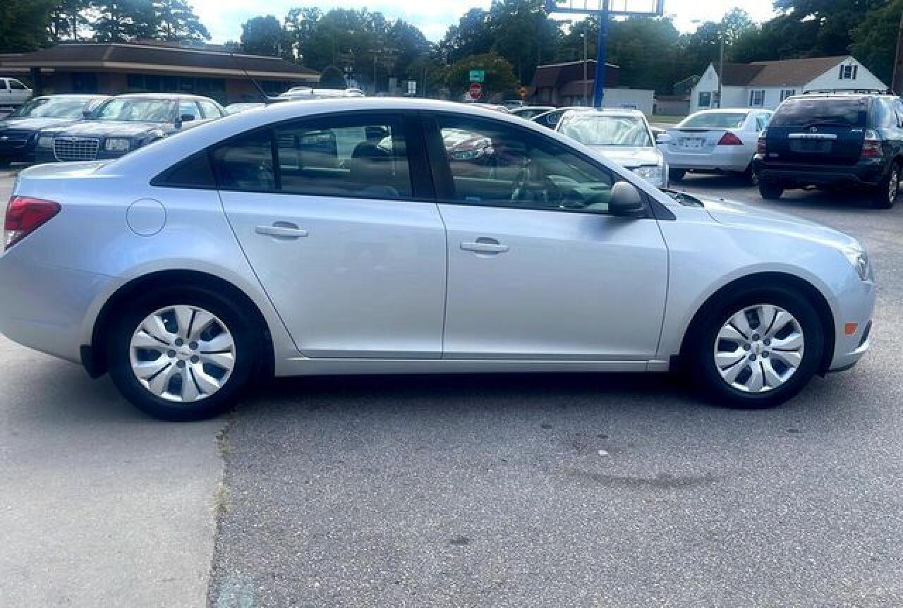2013 Chevrolet Cruze Ls - zdjęcie 6