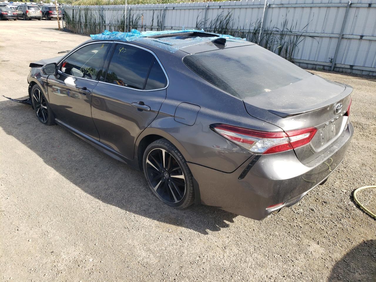 Toyota Camry - zdjęcie 3