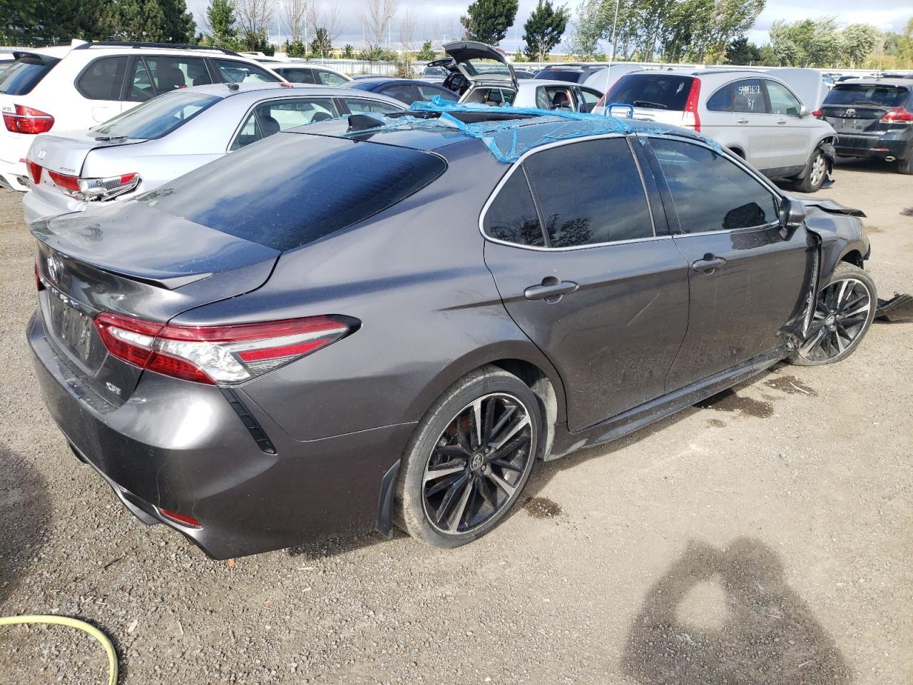 Toyota Camry - zdjęcie 4