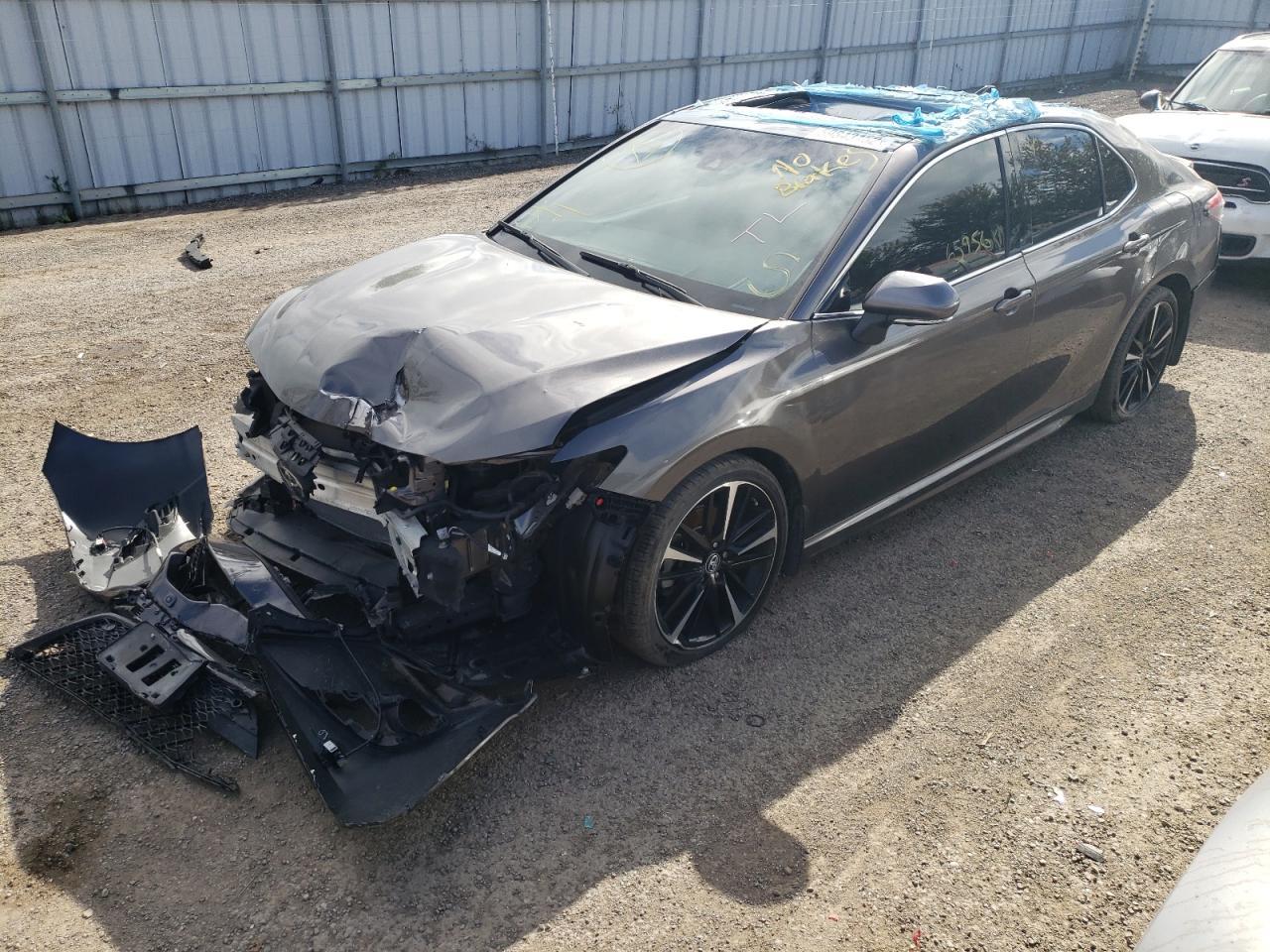 Toyota Camry - zdjęcie 2