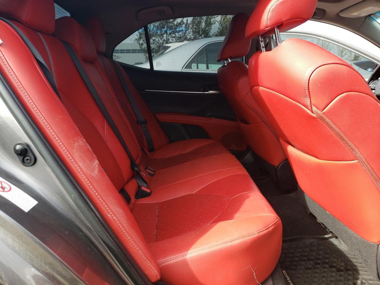 2018 Toyota Camry Xse - zdjęcie 11