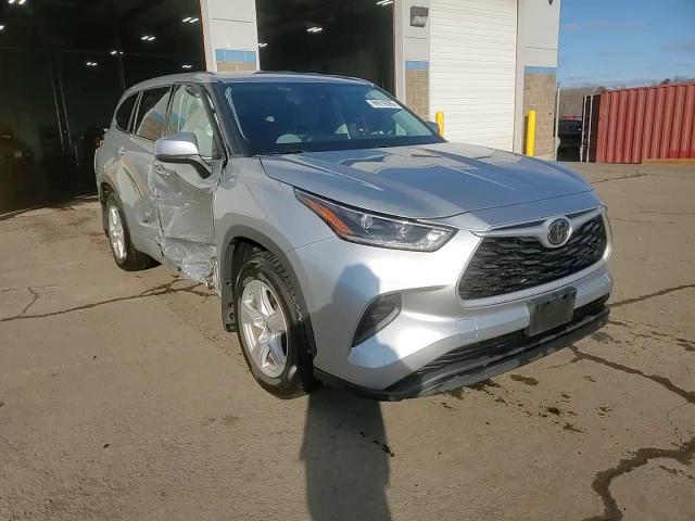 2021 Toyota Highlander L - zdjęcie 14