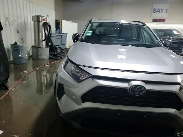 2019 Toyota Rav4 Hybrid Le - zdjęcie 13