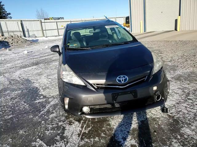 2013 Toyota Prius V - zdjęcie 13