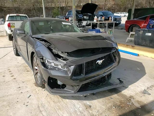 2024 Ford Mustang Gt - zdjęcie 13