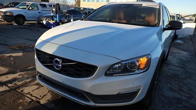 2015 Volvo V60 Cross Country Platinum - zdjęcie 14