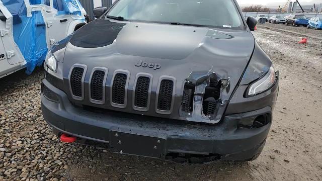 2017 Jeep Cherokee Trailhawk - zdjęcie 14