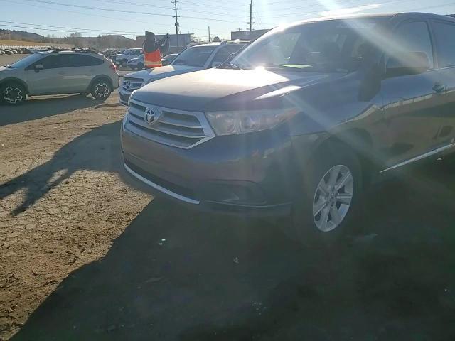 2013 Toyota Highlander Base - zdjęcie 14