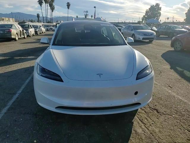 2025 Tesla Model 3 - zdjęcie 13