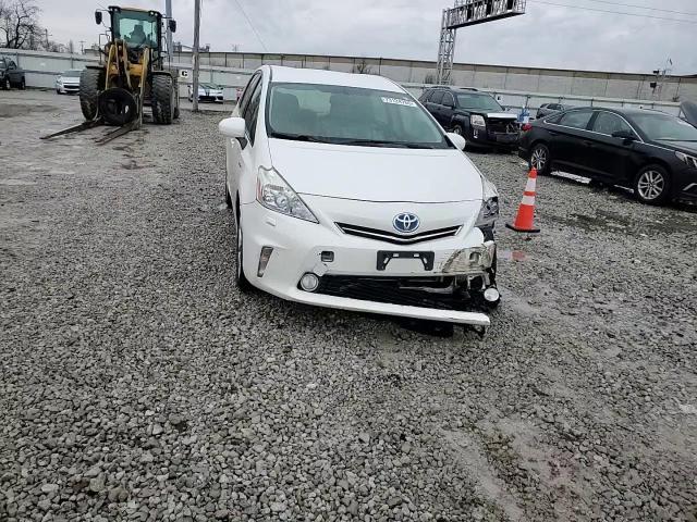 2013 Toyota Prius V - zdjęcie 13