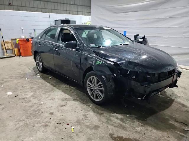 2015 Toyota Camry Le - zdjęcie 14