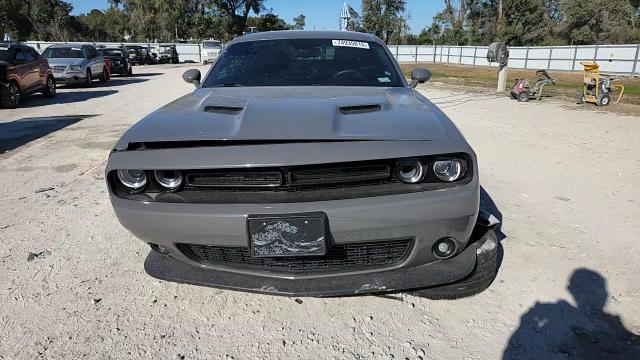 2017 Dodge Challenger Sxt - zdjęcie 13