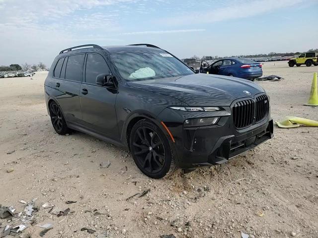 2026 BMW X7 M60I - zdjęcie 14