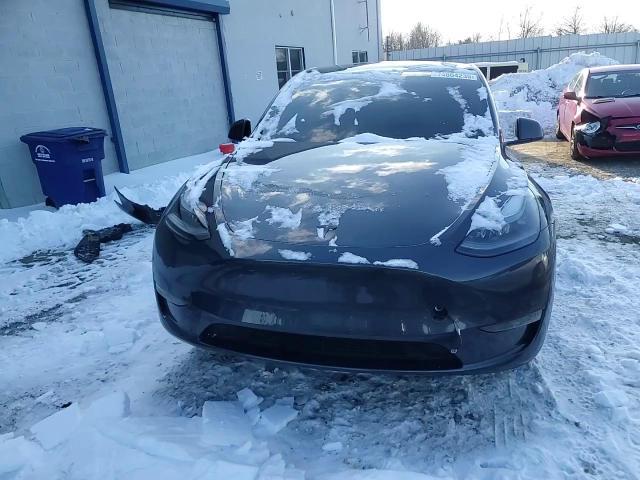 2025 Tesla Model Y - zdjęcie 13