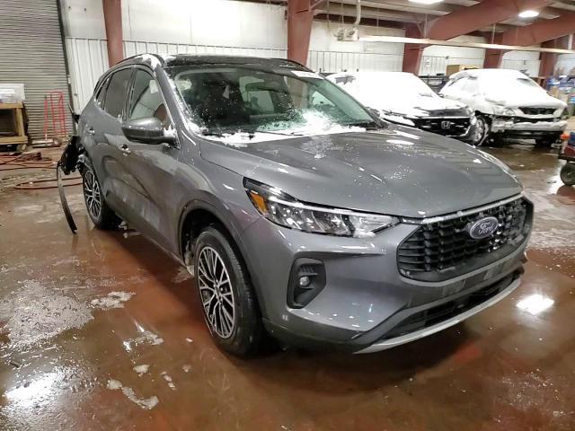 2025 Ford Escape - zdjęcie 14