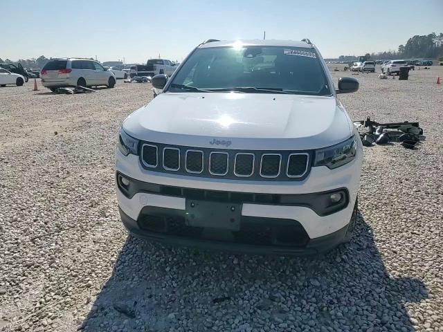 2023 Jeep Compass Latitude - zdjęcie 15