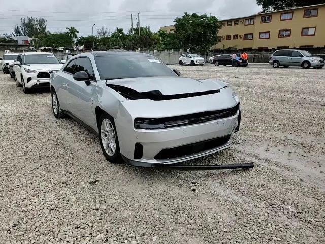 2025 Dodge Charger Daytona R - zdjęcie 13