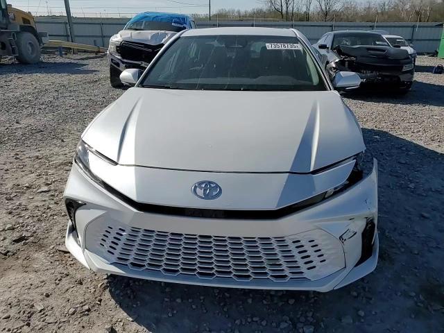 2025 Toyota Camry Xse - zdjęcie 13
