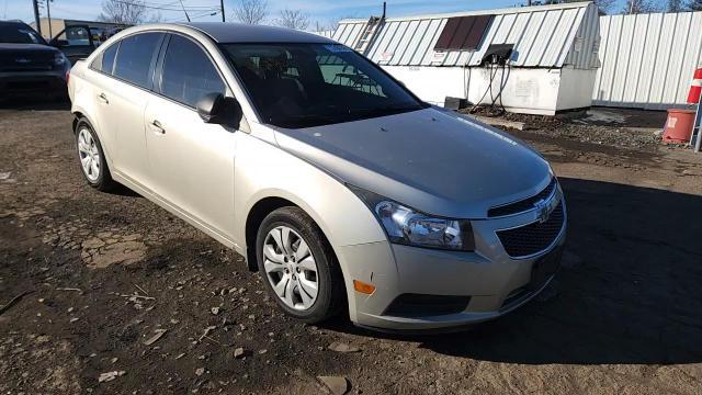 2014 Chevrolet Cruze Ls - zdjęcie 14