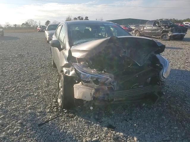 2021 Nissan Versa Sv - zdjęcie 13