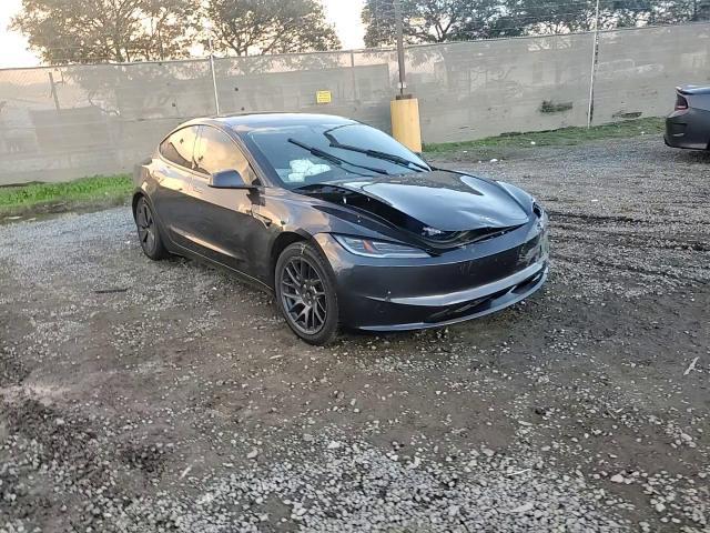2024 Tesla Model 3 - zdjęcie 13