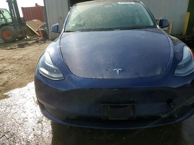 2024 Tesla Model Y - zdjęcie 13