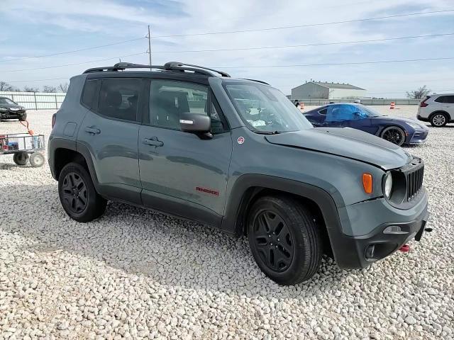 2018 Jeep Renegade Trailhawk - zdjęcie 14