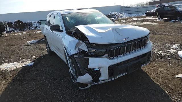 2022 Jeep Grand Cherokee Overland - zdjęcie 14