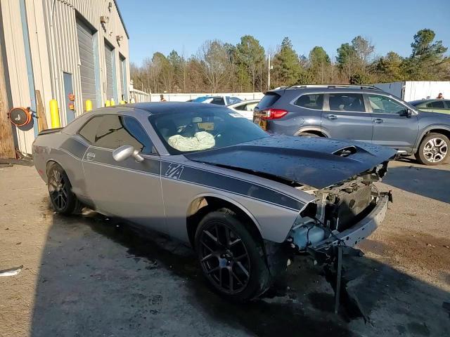 2017 Dodge Challenger R - zdjęcie 13