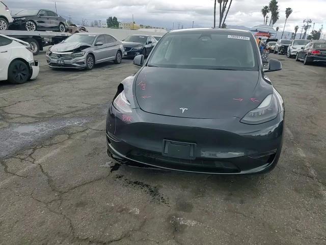 2024 Tesla Model Y - zdjęcie 14