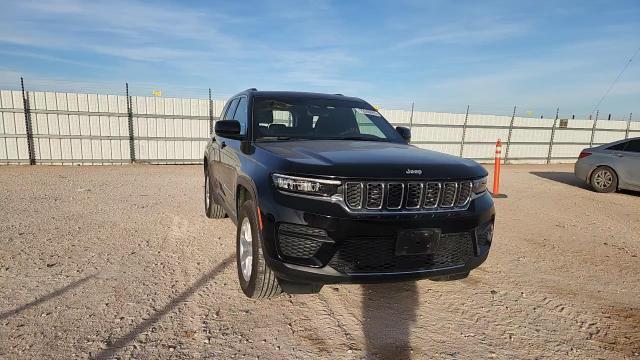 2025 Jeep Grand Cherokee Laredo - zdjęcie 14