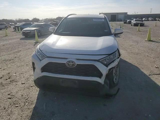 2019 Toyota Rav4 Xle - zdjęcie 13