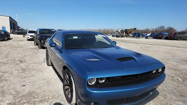 2020 Dodge Challenger - zdjęcie 13