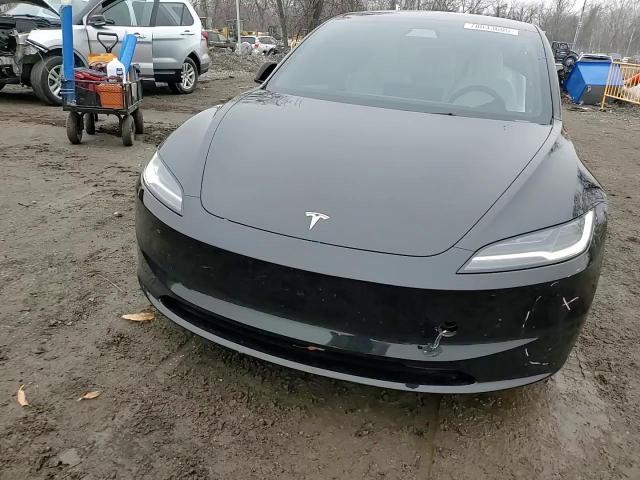 2025 Tesla Model 3 - zdjęcie 13