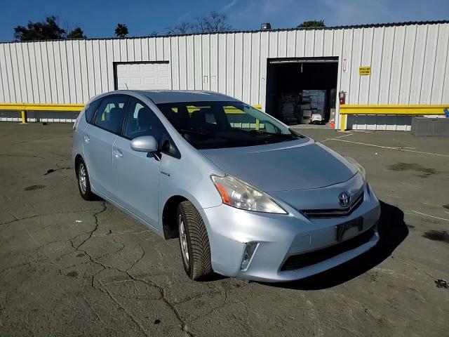 2014 Toyota Prius V Two - zdjęcie 13