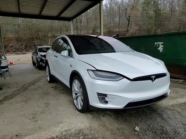 2017 Tesla Model X - zdjęcie 13