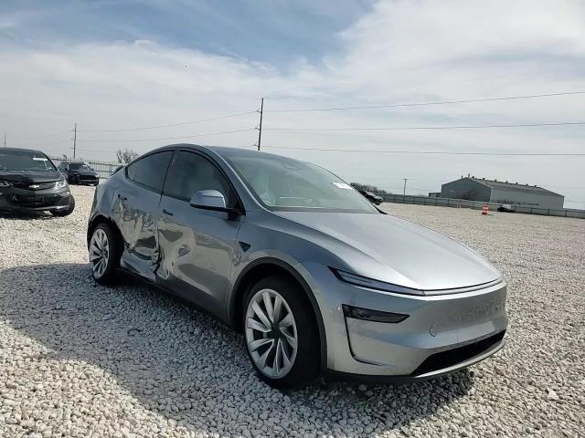2026 Tesla Model Y - zdjęcie 13
