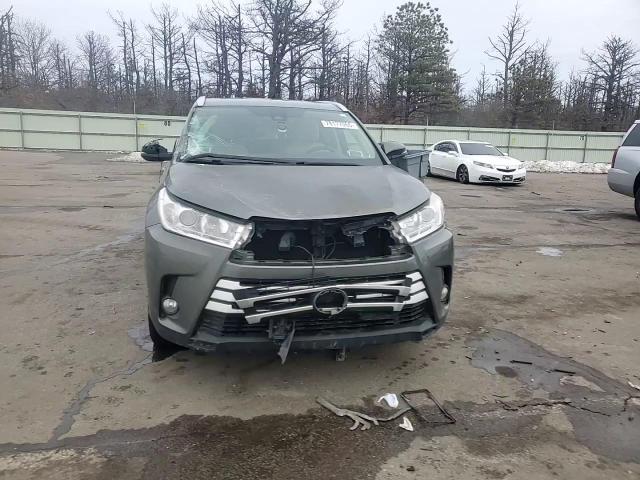 2017 Toyota Highlander Se - zdjęcie 14