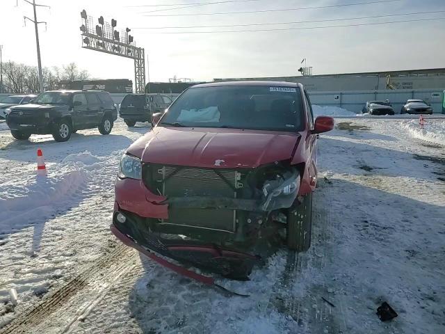 2015 Dodge Grand Caravan R/T - zdjęcie 14