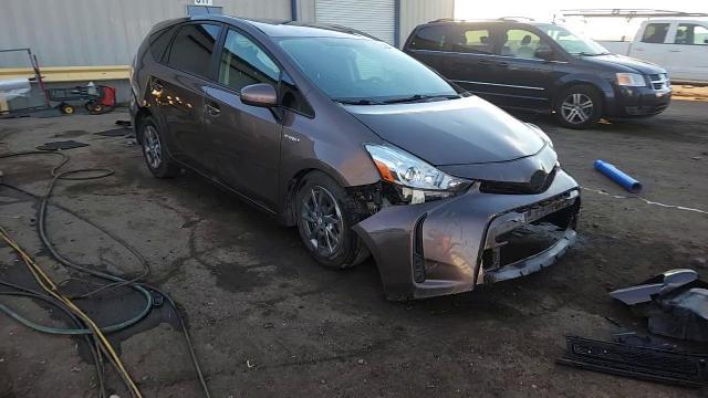 2017 Toyota Prius V Two - zdjęcie 13